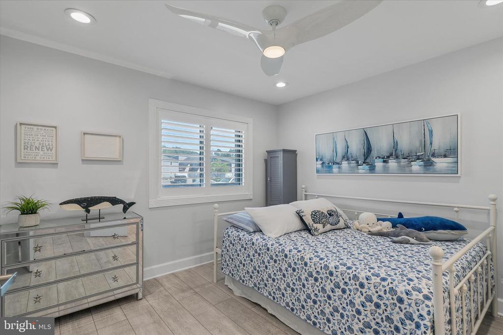 Image 17 of property listing at 14301 TUNNEL AVE #1B, Ocean City, MD 21842