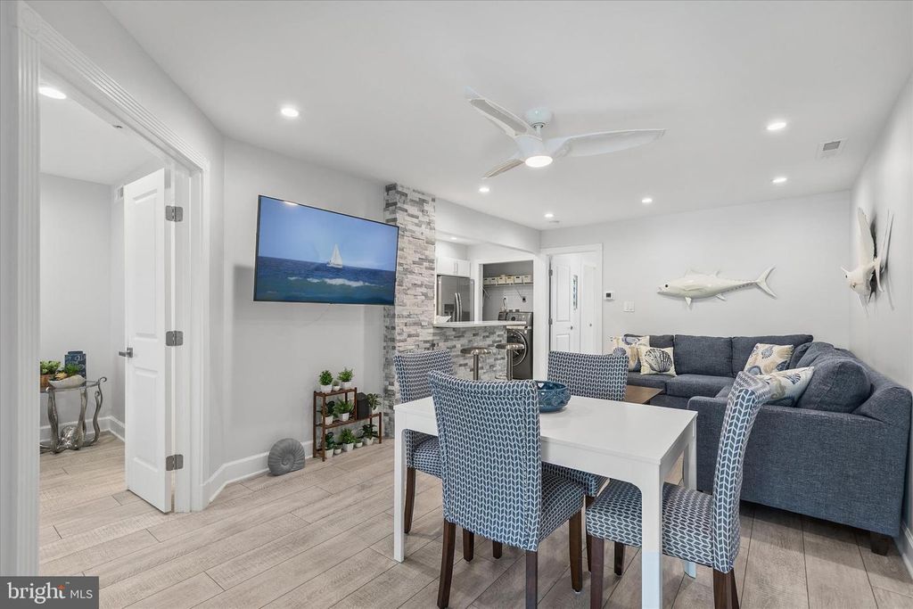 Image 2 of property listing at 14301 TUNNEL AVE #1B, Ocean City, MD 21842