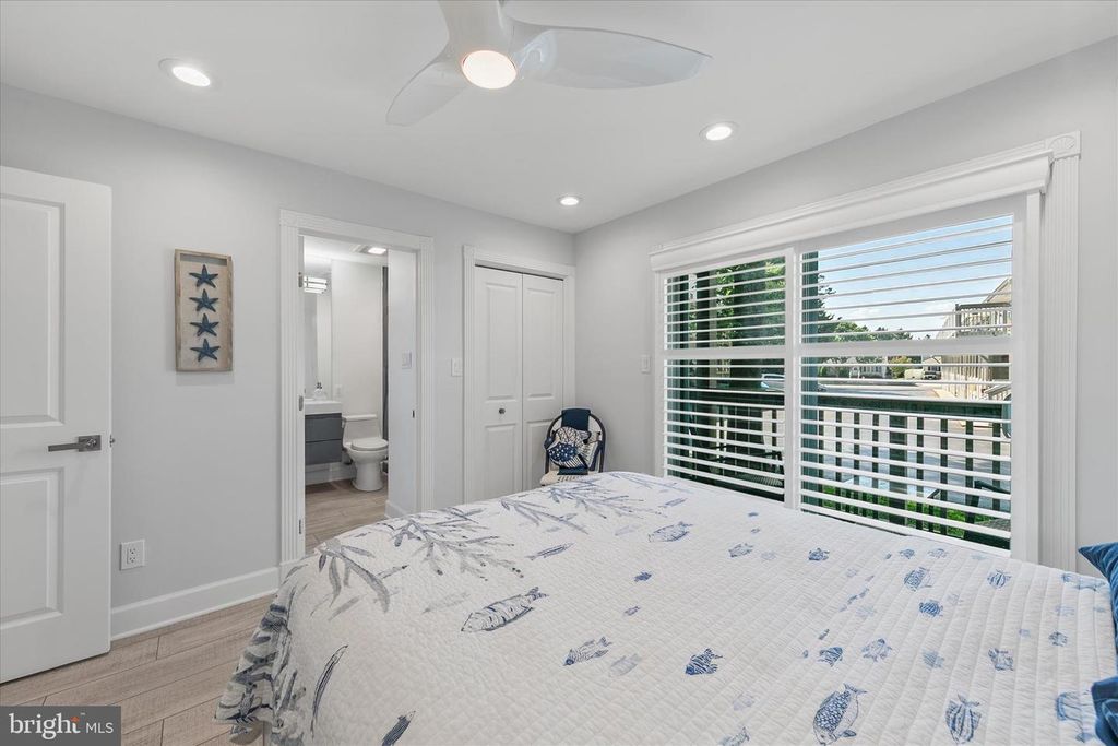 Image 22 of property listing at 14301 TUNNEL AVE #1B, Ocean City, MD 21842