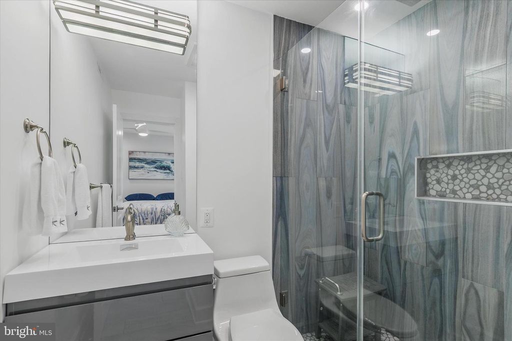 Image 24 of property listing at 14301 TUNNEL AVE #1B, Ocean City, MD 21842