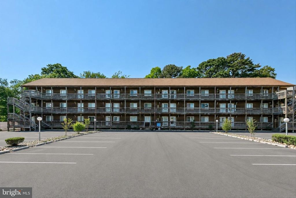 Image 29 of property listing at 14301 TUNNEL AVE #1B, Ocean City, MD 21842