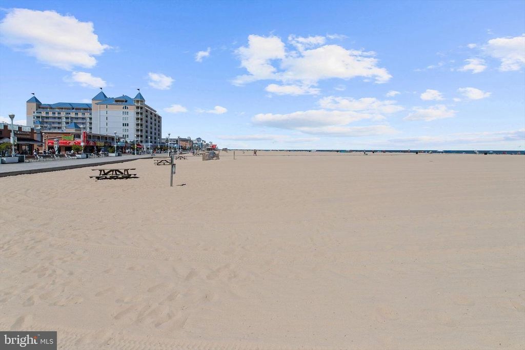 Image 31 of property listing at 14301 TUNNEL AVE #1B, Ocean City, MD 21842