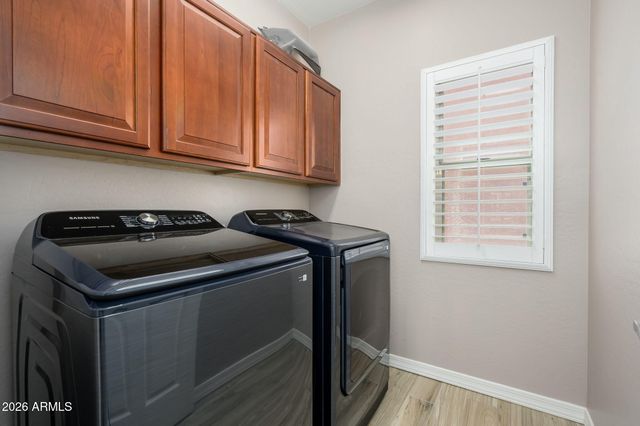 16060 W MERCER Lane, Surprise, AZ 85379