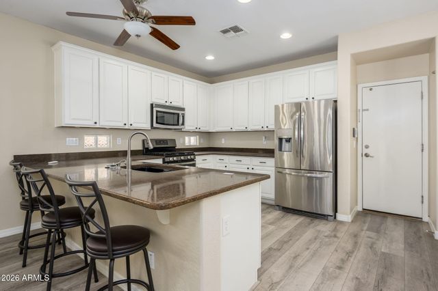 16060 W MERCER Lane, Surprise, AZ 85379