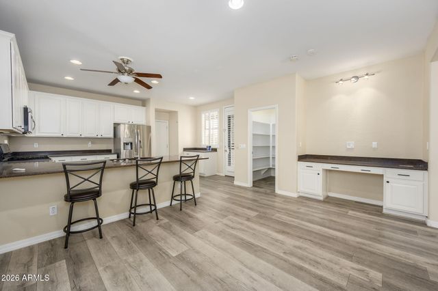 16060 W MERCER Lane, Surprise, AZ 85379