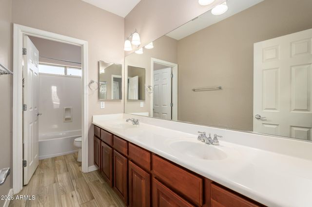 16060 W MERCER Lane, Surprise, AZ 85379