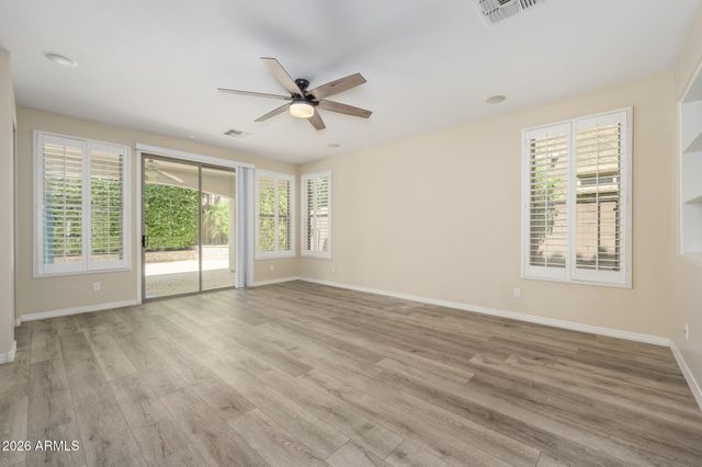 16060 W MERCER Lane, Surprise, AZ 85379