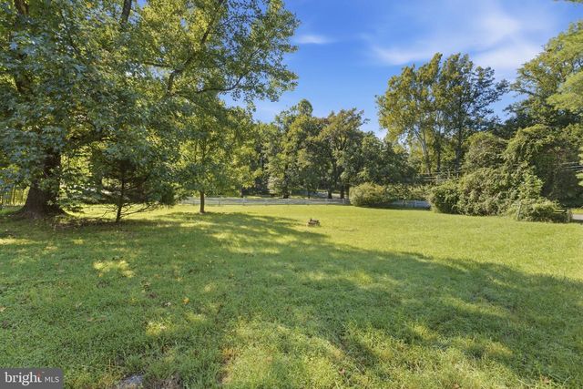 717 KENTLAND DR, Great Falls, VA 22066
