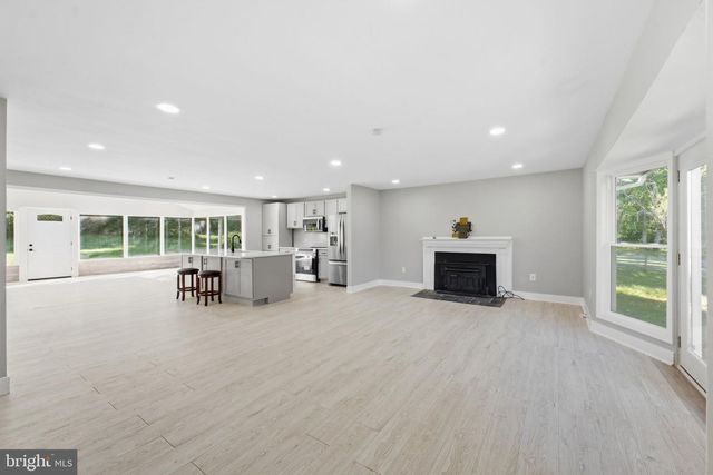 717 KENTLAND DR, Great Falls, VA 22066
