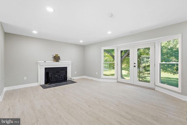 717 KENTLAND DR, Great Falls, VA 22066