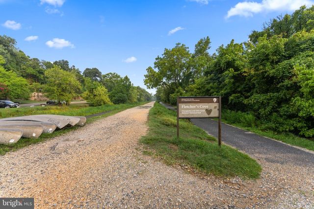 717 KENTLAND DR, Great Falls, VA 22066