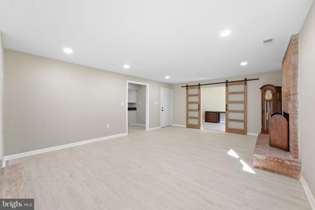 717 KENTLAND DR, Great Falls, VA 22066