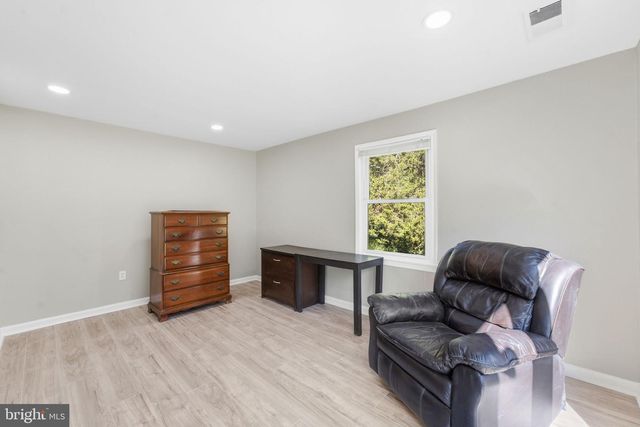 717 KENTLAND DR, Great Falls, VA 22066