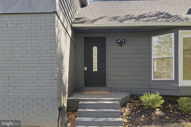 717 KENTLAND DR, Great Falls, VA 22066
