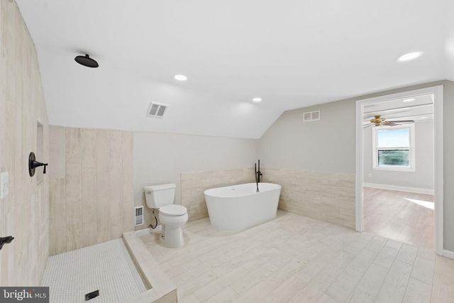 717 KENTLAND DR, Great Falls, VA 22066