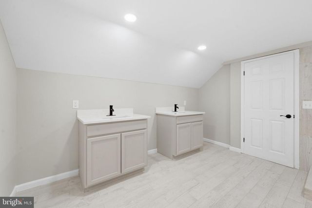 717 KENTLAND DR, Great Falls, VA 22066