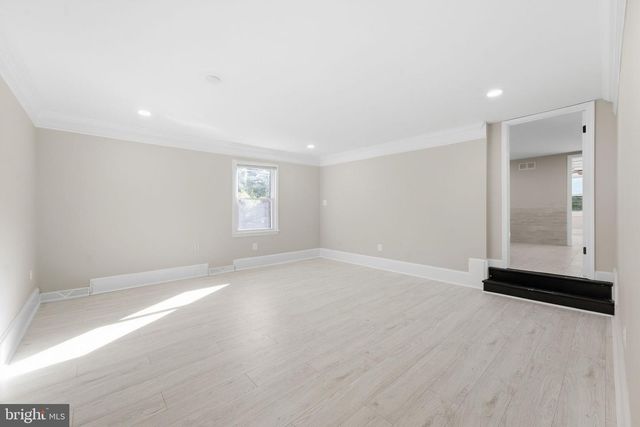 717 KENTLAND DR, Great Falls, VA 22066