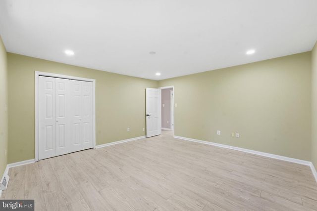 717 KENTLAND DR, Great Falls, VA 22066