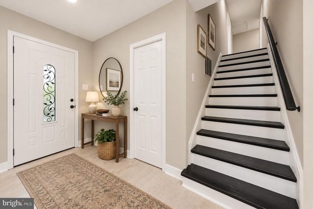 717 KENTLAND DR, Great Falls, VA 22066