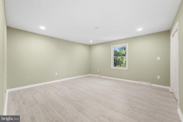 717 KENTLAND DR, Great Falls, VA 22066