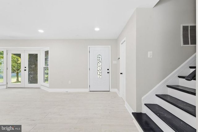 717 KENTLAND DR, Great Falls, VA 22066