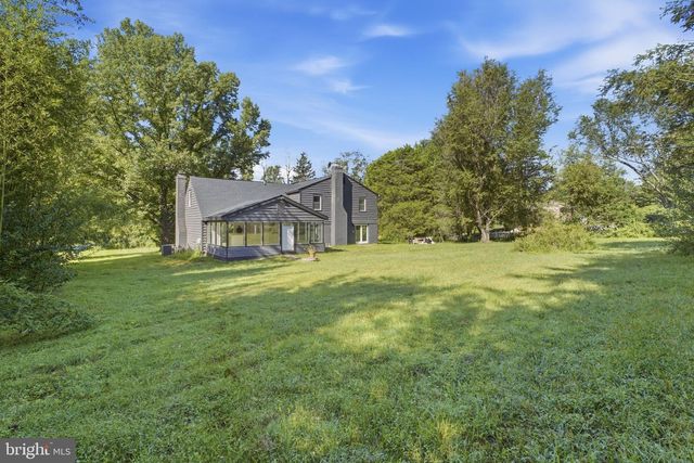 717 KENTLAND DR, Great Falls, VA 22066