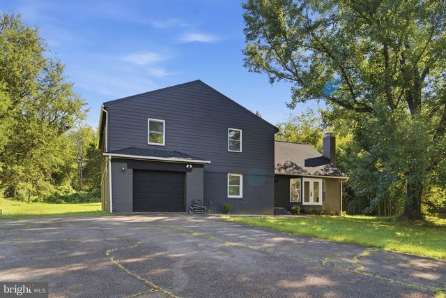 717 KENTLAND DR, Great Falls, VA 22066