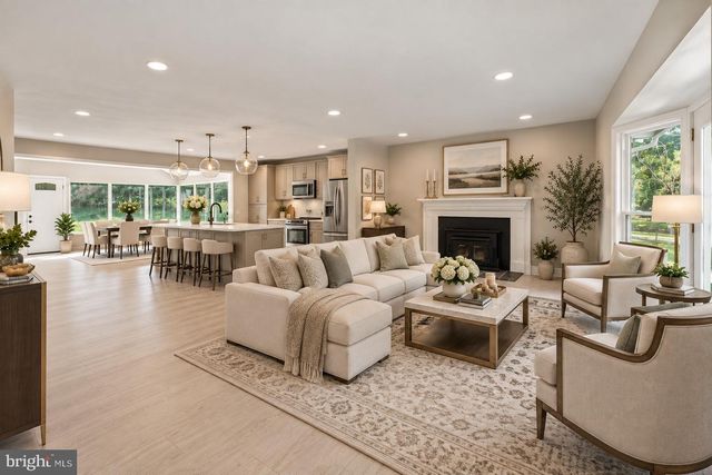 717 KENTLAND DR, Great Falls, VA 22066
