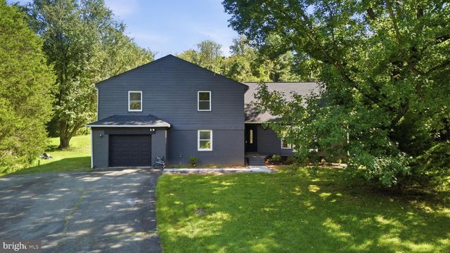 717 KENTLAND DR, Great Falls, VA 22066