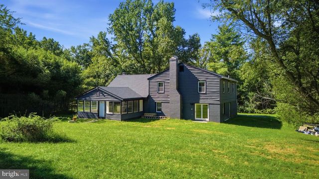 717 KENTLAND DR, Great Falls, VA 22066