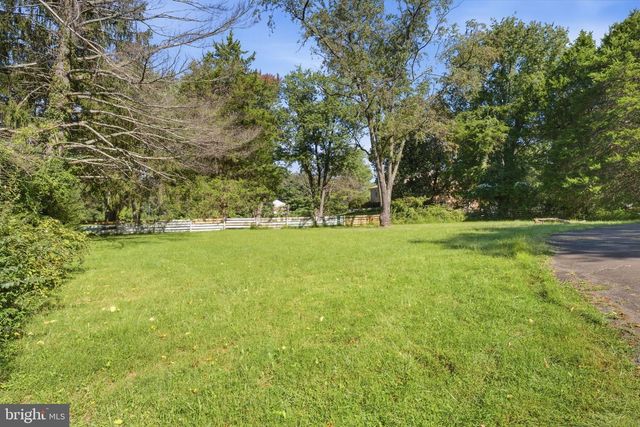 717 KENTLAND DR, Great Falls, VA 22066