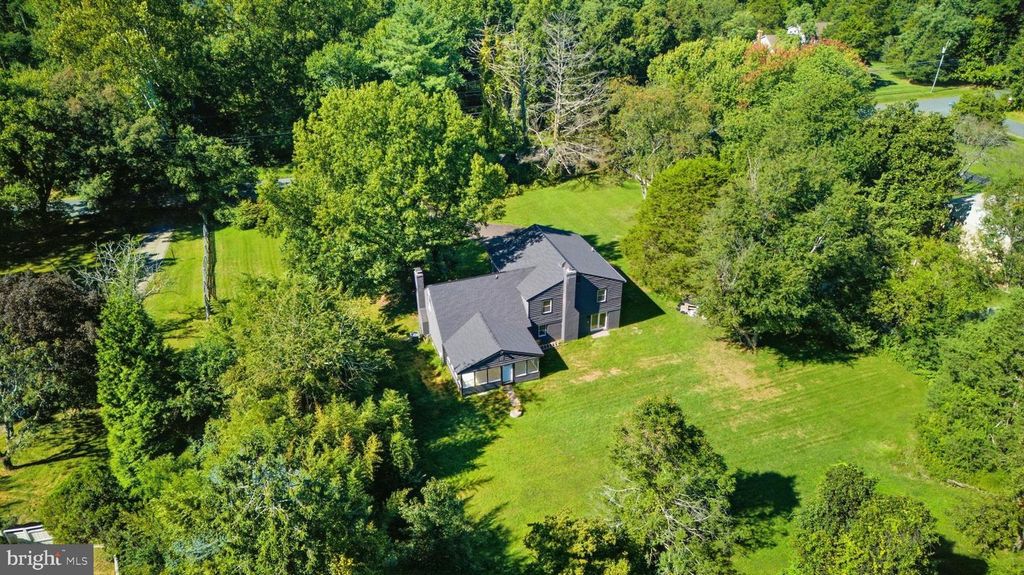 717 KENTLAND DR, Great Falls, VA 22066