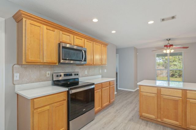 654 Brunson Street, Crestview, FL 32536