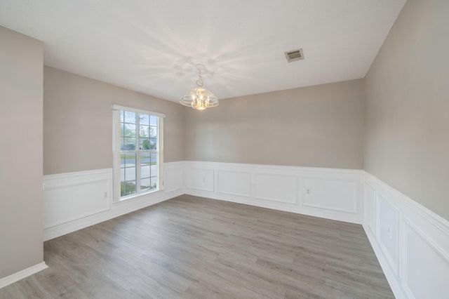 654 Brunson Street, Crestview, FL 32536