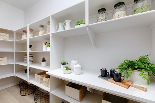 6799 Saddle Bred Way, Star, ID 83669