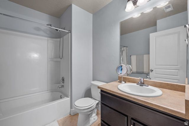 146 E CARBONELL WAY, Saratoga Springs, UT 84045