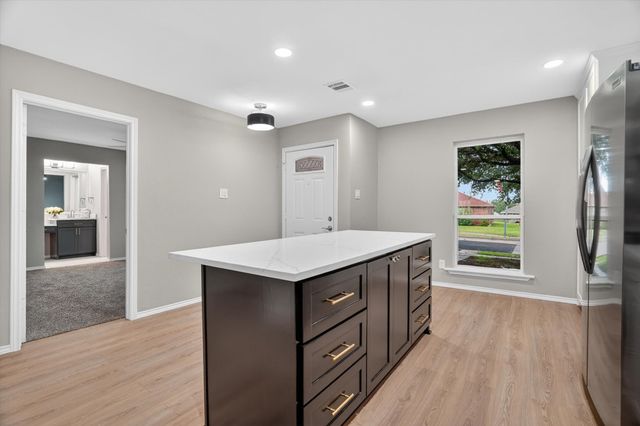 4539 Preston Trail Drive, Mesquite, TX 75150