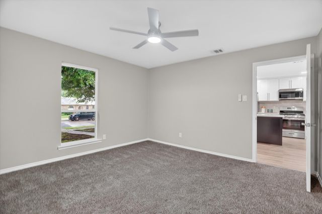 4539 Preston Trail Drive, Mesquite, TX 75150