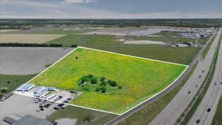 8620 N I-45 Highway N, Palmer, TX 75152