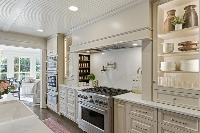 1106 Meadowcroft Lane, Mount Pleasant, SC 29464