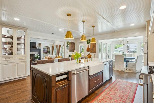 1106 Meadowcroft Lane, Mount Pleasant, SC 29464