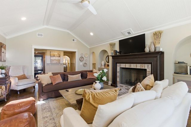 1106 Meadowcroft Lane, Mount Pleasant, SC 29464