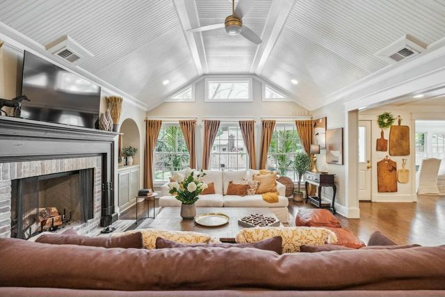 1106 Meadowcroft Lane, Mount Pleasant, SC 29464