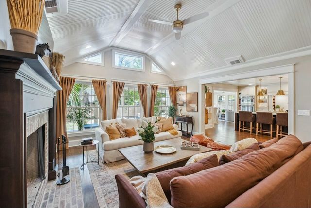 1106 Meadowcroft Lane, Mount Pleasant, SC 29464