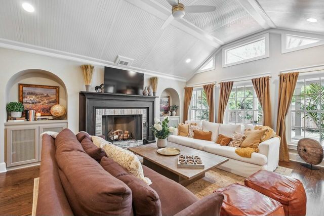 1106 Meadowcroft Lane, Mount Pleasant, SC 29464