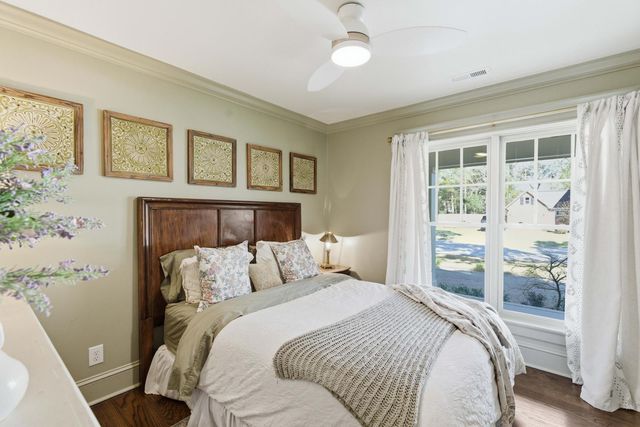 1106 Meadowcroft Lane, Mount Pleasant, SC 29464