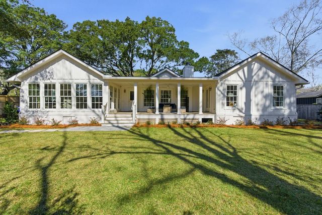 1106 Meadowcroft Lane, Mount Pleasant, SC 29464