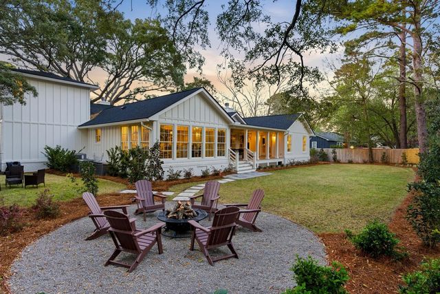 1106 Meadowcroft Lane, Mount Pleasant, SC 29464