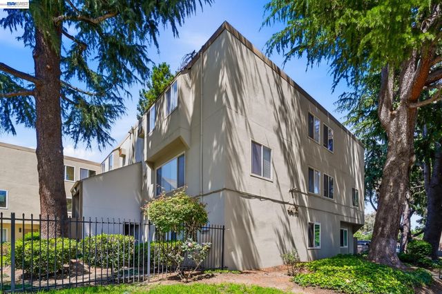 4415 Norwalk Dr 3, San Jose, CA 95129