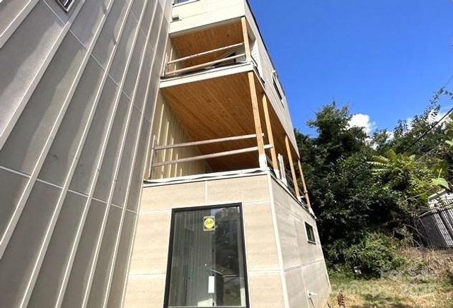 221 Walnut Avenue D, Charlotte, NC 28208